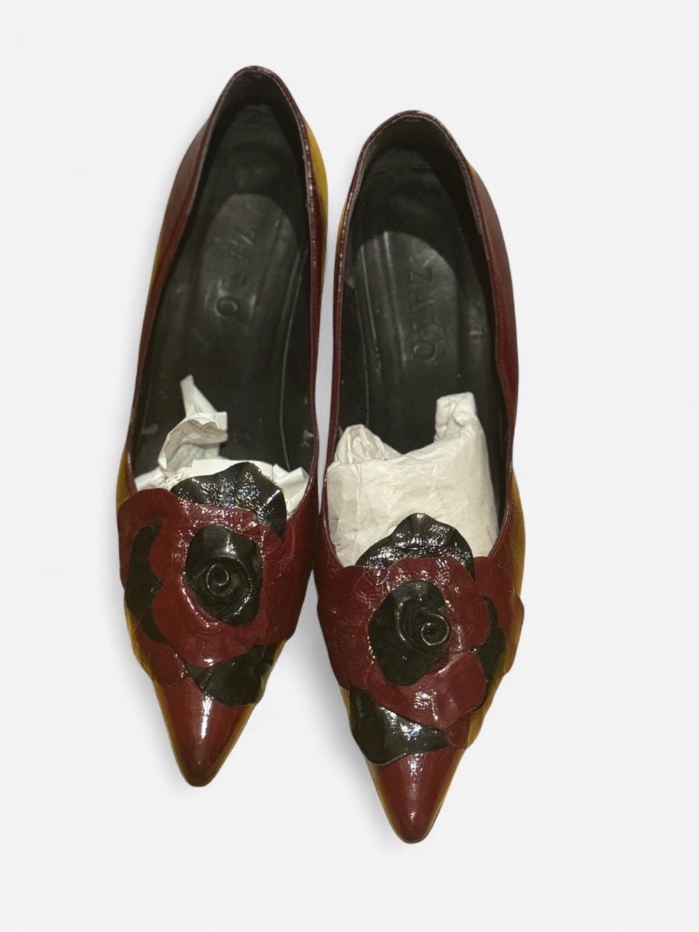 ZOLA Women’s Burgundy Leather Pointed-Toe Pumps with Floral Applique, size 10 - Picture 4 of 6